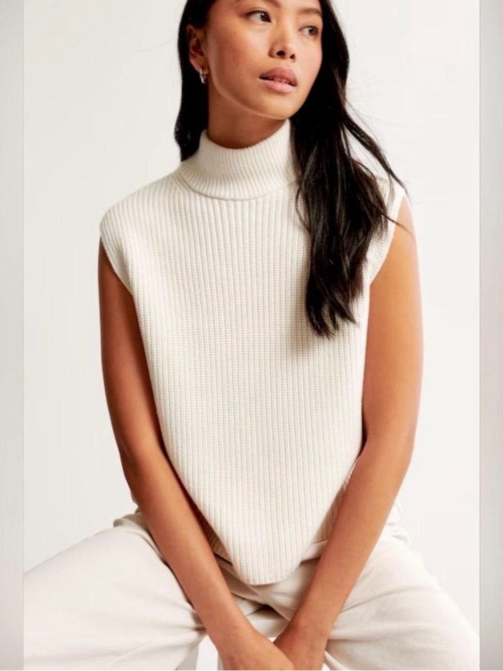 Abercrombie & Fitch Ivory Ribbed Turtleneck Sleeveless Sweater Vest